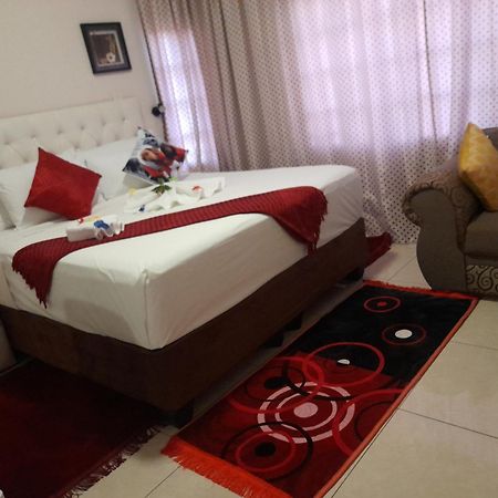 Rest & Digest Bed & Breakfast Serowe Bagian luar foto