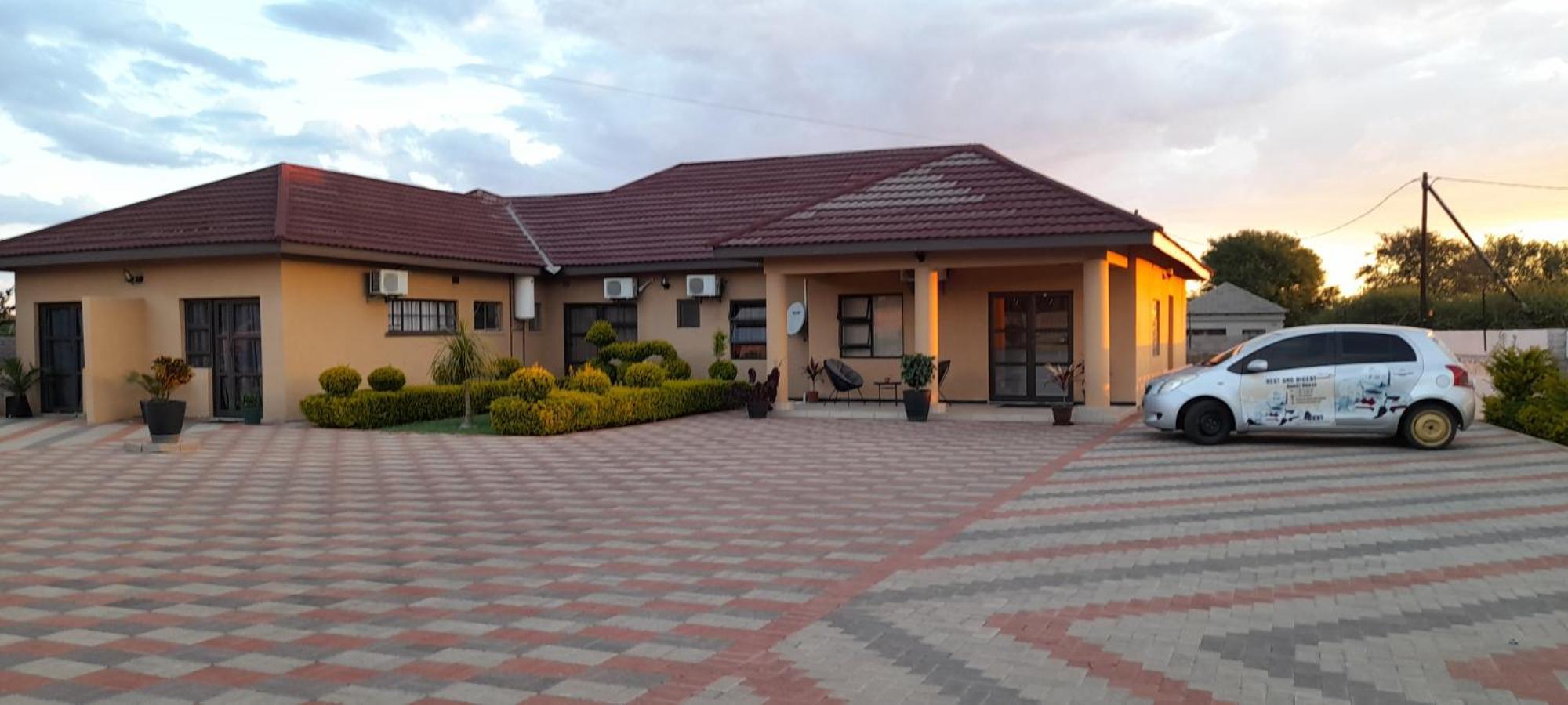 Rest & Digest Bed & Breakfast Serowe Bagian luar foto