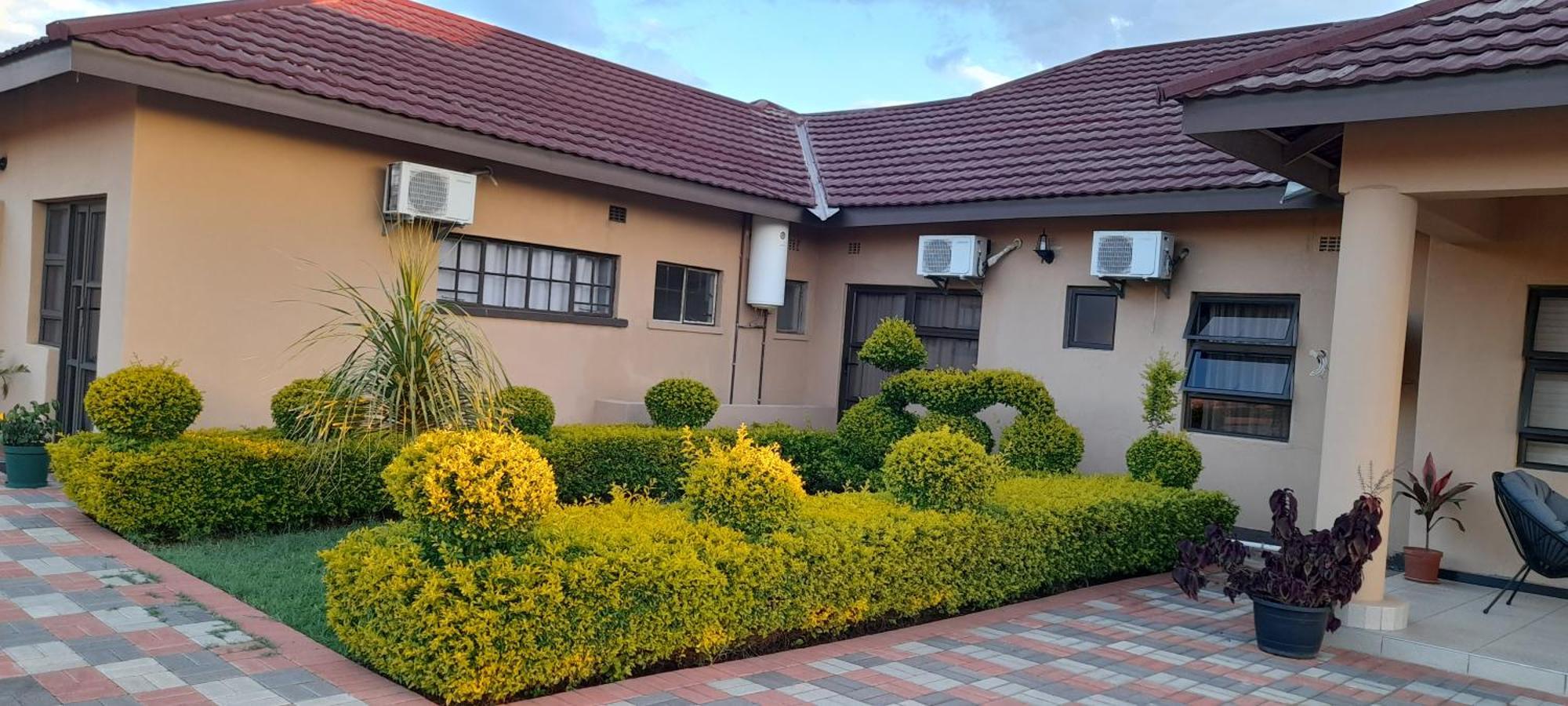 Rest & Digest Bed & Breakfast Serowe Bagian luar foto
