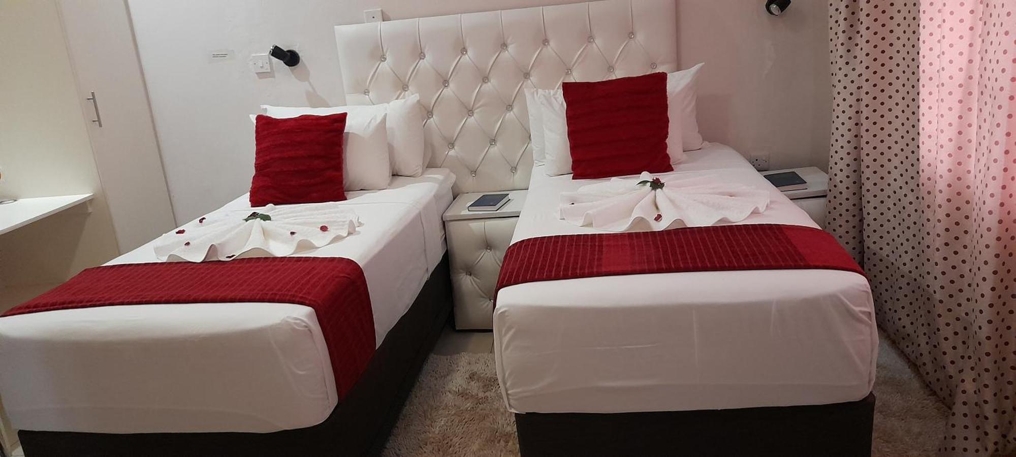 Rest & Digest Bed & Breakfast Serowe Bagian luar foto