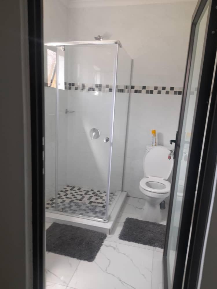 Rest & Digest Bed & Breakfast Serowe Bagian luar foto